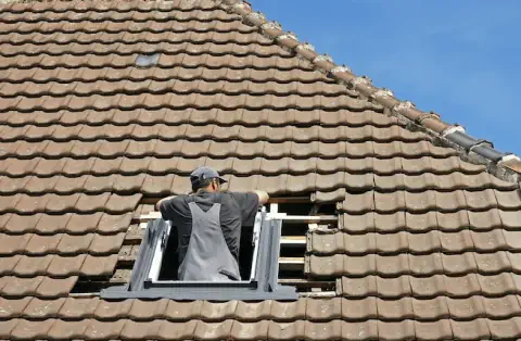 Pose de velux - Saint-Maurice-sur-Aveyron